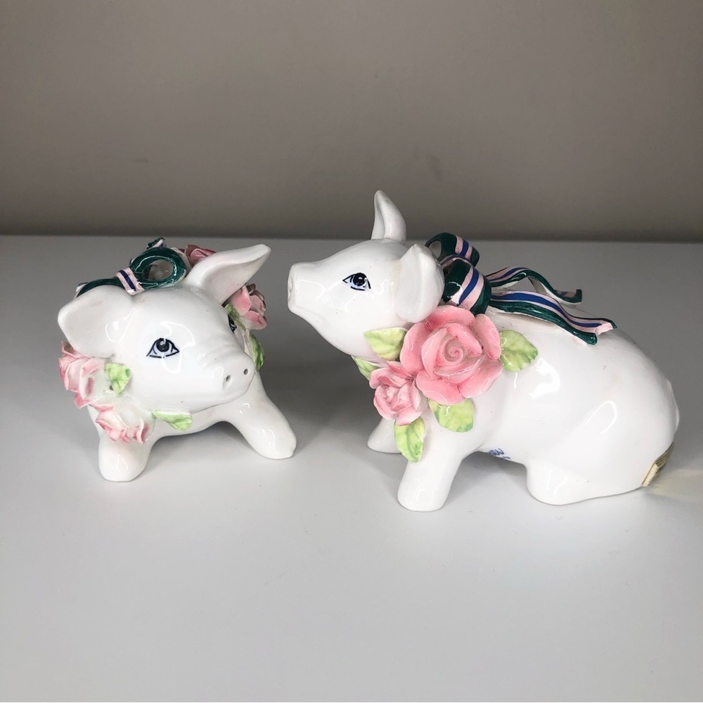 Vintage Seymore Mann Ribbons & Roses Pigs Salt & Pepper Shakers